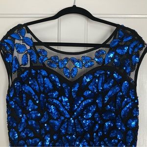 Blu sequined gown
